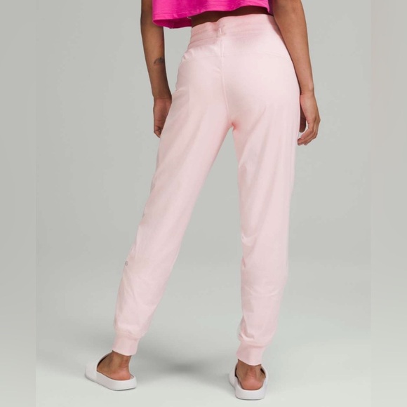 Lululemon Dance Studio Mid-Rise Lined Jogger
Strawberry Milkshake W5BZIS - Picture 11 of 11